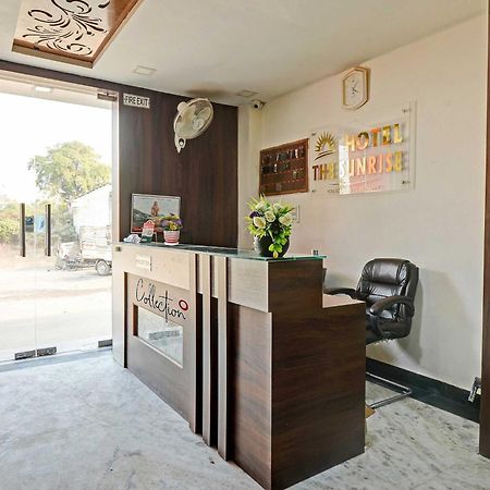 Collection O The Sunrise Hotel Удайпур Екстериор снимка