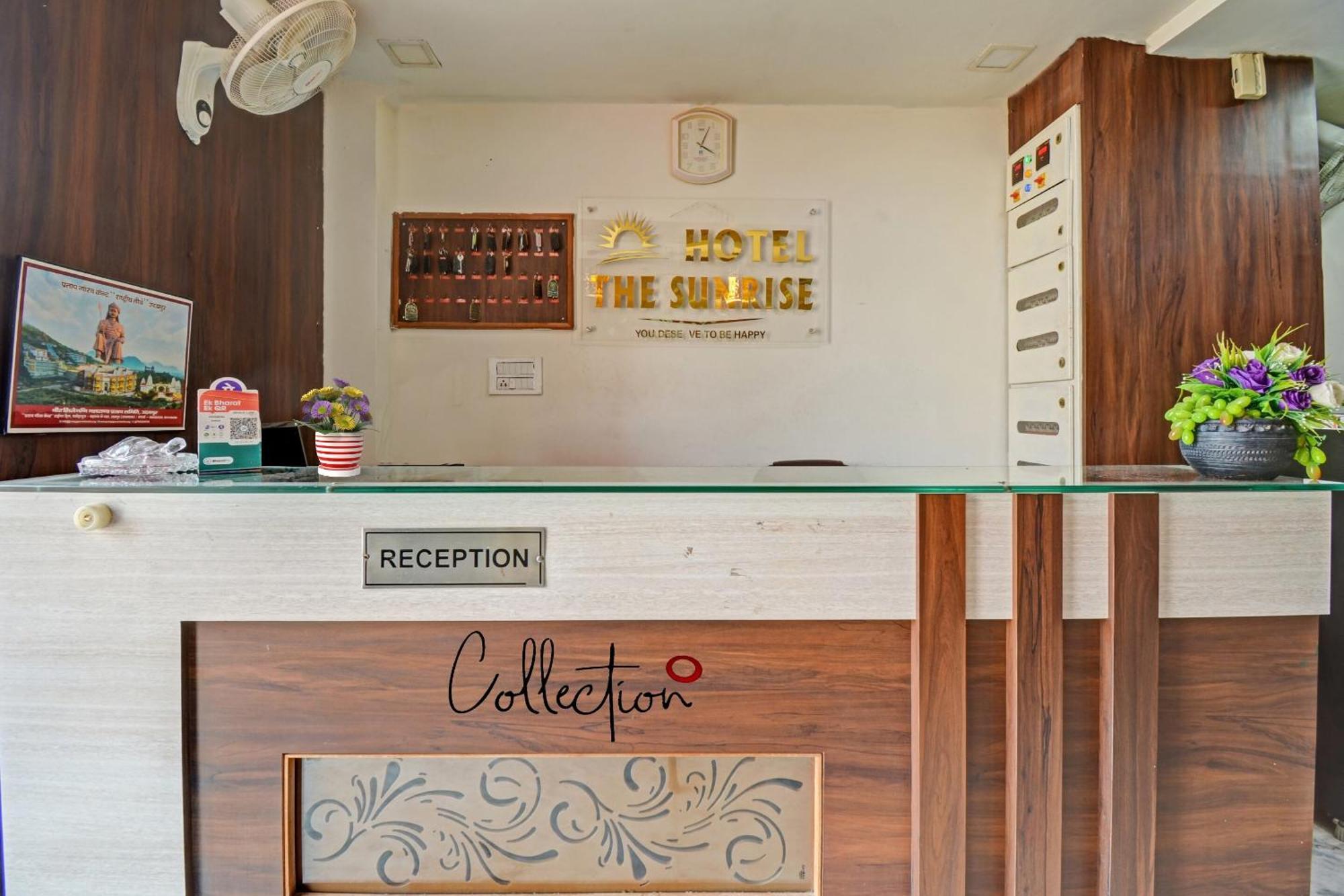 Collection O The Sunrise Hotel Удайпур Екстериор снимка